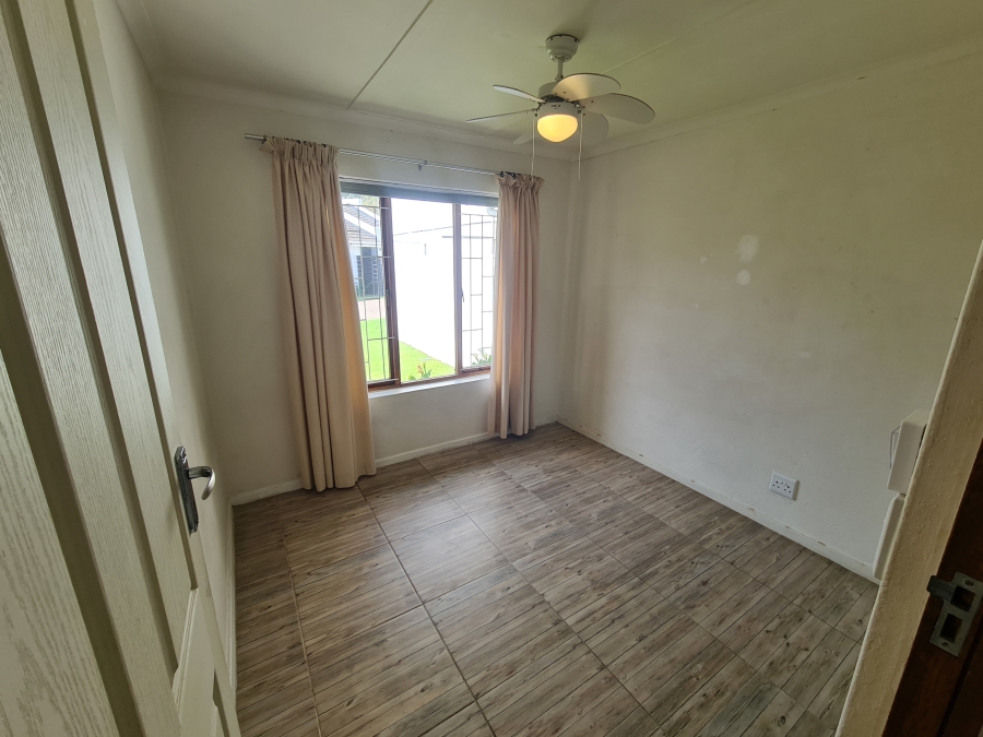2 Bedroom Property for Sale in Paradise Beach Eastern Cape